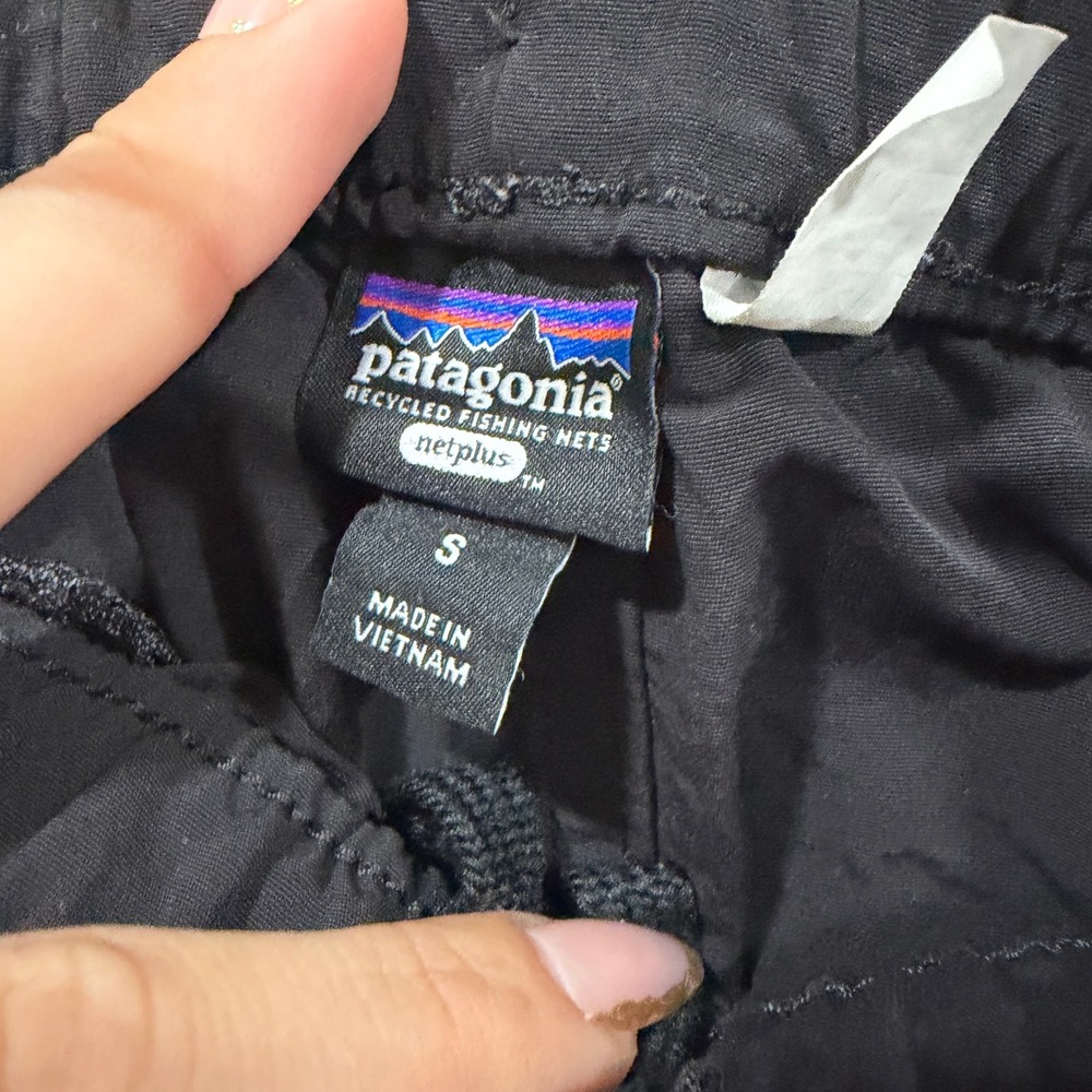 Patagonia Womens Baggies Shorts Black Recycled Nylon NetPlus Small 57059 - Picture 3 of 8
